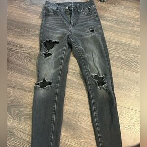 Black American Eagle ripped skinny jeans
